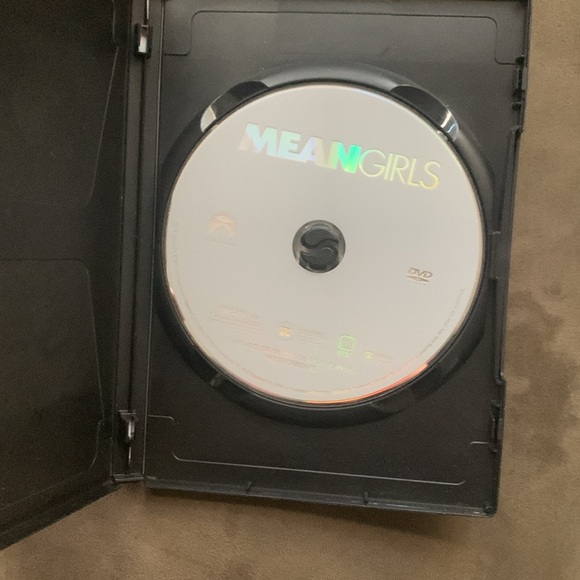 Means Girls DVD - Picture 2 of 2